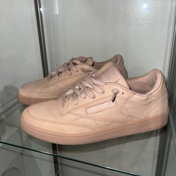 Reebok Shoes - REEBOK F18 CLUB C BEIGE